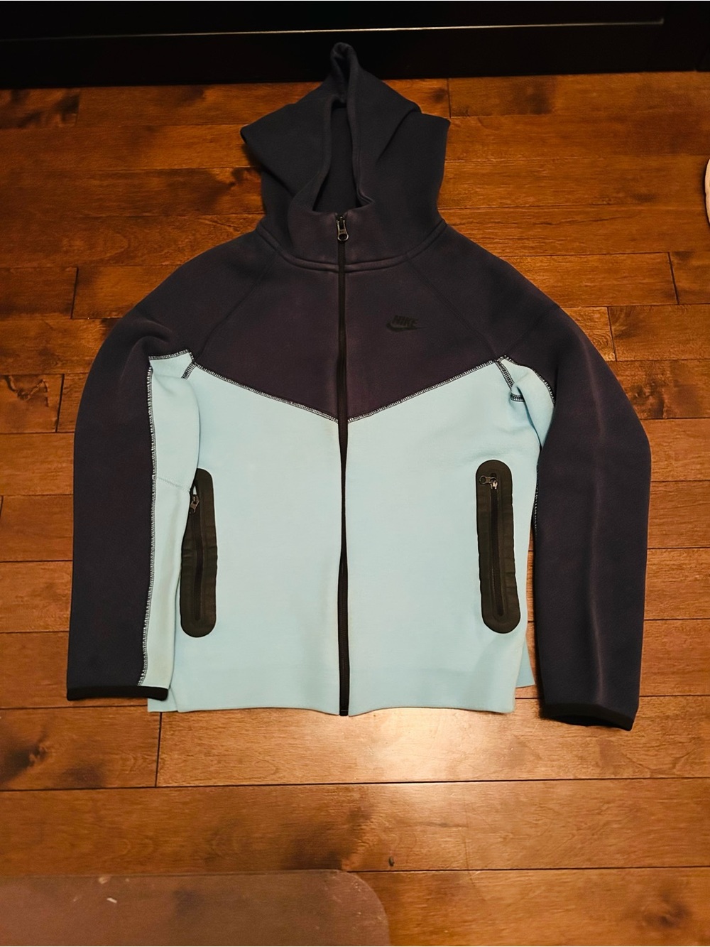 Kids Nike Tech Fleece Full-Zip Hooded Jacket With Colorblock.  Youth Large
